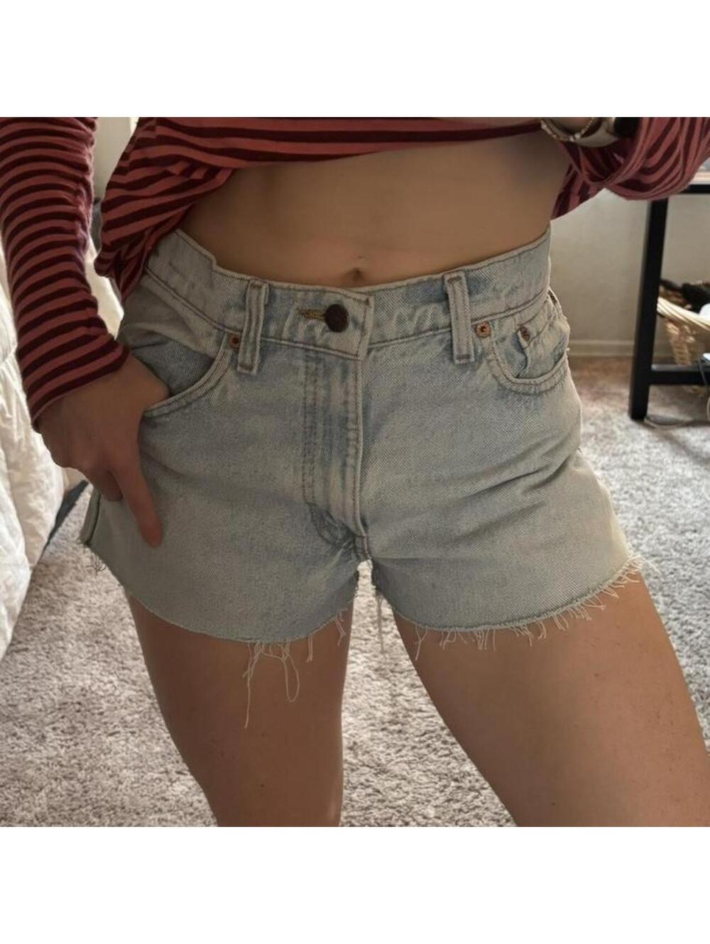 Vintage Levi’s Light Wash Cutoff Shorts